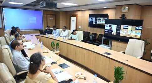 इलेक्ट्रॉनिक्स एवं सूचना प्रौद्योगिकी मंत्रालय द्वारा समर्थित और विकसित परियोजनाओं के अंतर्गत उत्पाद डिजाइन केंद्र का उद्घाटन और उपस्थिति आधारित ई-गुणवत्ता पहचान प्रणाली के लिए ग्रेन-एक्स प्रणाली का शुभारंभ किया गया