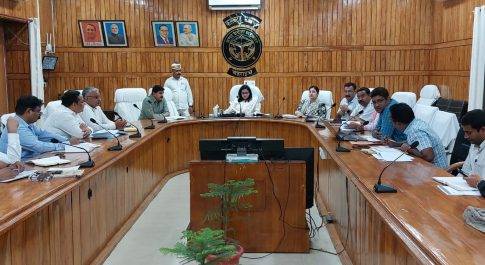 डीएम की अध्यक्षता में सम्पन्न हुई नीति आयोग के सूचकांको की समीक्षा बैठक