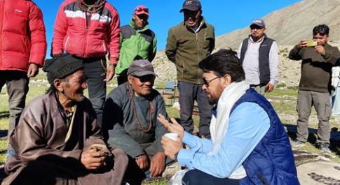 भारत-चीन सीमा से सटे सभी गांवों तक जल्द फ्री-डिश, आकाशवाणी भी होगी मजबूत: अनुराग ठाकुर