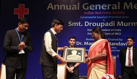 राष्ट्रपति श्रीमती द्रौपदी मुर्मु ने भारतीय रेड क्रॉस सोसाइटी की वार्षिक आम बैठक की अध्यक्षता की