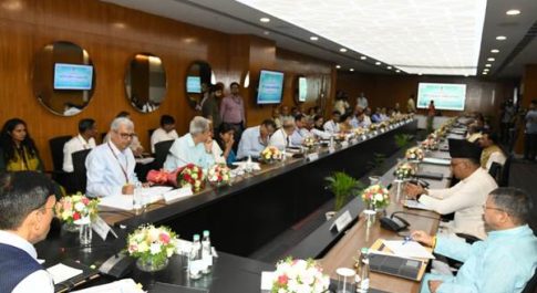केंद्रीय स्वास्थ्य एवं परिवार कल्याण मंत्री डॉ मनसुख मांडविया ने आज दिल्ली में हिंदी सलाहकार समिति की बैठक की अध्यक्षता की