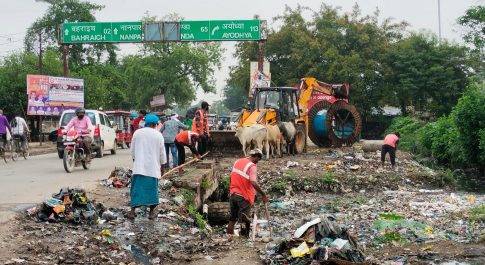 ई.ओ. के नेतृत्व में नगर सफाई महाभियान का हुआ शुभारम्भ