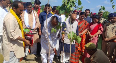 लक्ष्य से अधिक पौधरोपण के संकल्प के साथ जनपद में सम्पन्न हुआ पौधरोपण कार्यक्रम