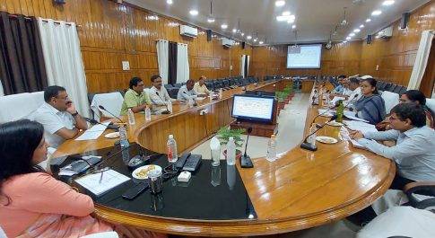 डीएम की अध्यक्षता में सम्पन्न हुई जिला परिक्षेत्र विकास समिति की बैठक