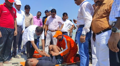 सिलौटा में सम्पन्न हुआ बाढ़ से बचाव व राहत कार्यों का मेगा मॉकड्रिल