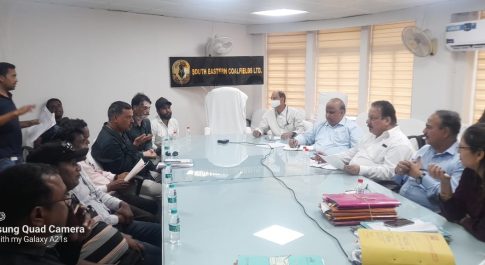 कोल मुख्यालय के घेराव के बाद अधिकारियों ने की वार्ता, किसान सभा ने दी आर्थिक नाकाबंदी करने की चेतावनी, 11 सितम्बर को कोयले का परिवहन रोकेंगे भू-विस्थापित