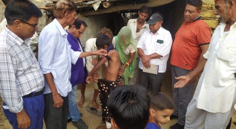 छोटा खेड़ा थाना पारसोली में दलित बालक को कुँए में उल्टा लटकाया एवं बिजली का लगाया करन्ट