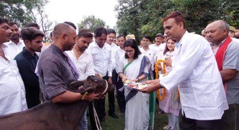 04 गौवंश गोद लेने वाले लाभार्थियों को मिलेगा मनरेगा योजना का भी लाभ