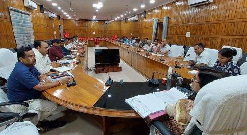 डीएम की अध्यक्षता में सम्पन्न हुई जिला गंगा कल्याण समिति की बैठक