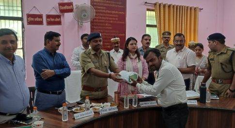 कृषकों को वितरित किये गये लाही बीज मिनी किट