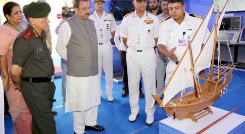 नौसेना कमांडर सम्मेलन-2023 का दूसरा सत्र आयोजित, रक्षा राज्य मंत्री का वरिष्ठ नौ सेना अधिकारियों के साथ विचार-विमर्श