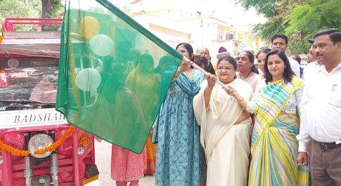 जिलाधिकारी मोनिका रानी की प्रेरणा से स्वावलम्बी बनी 05 महिलाएं