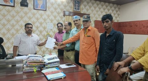 आप ने राष्ट्रपति के नाम जिला कलेक्टर को ज्ञापन सौंपा