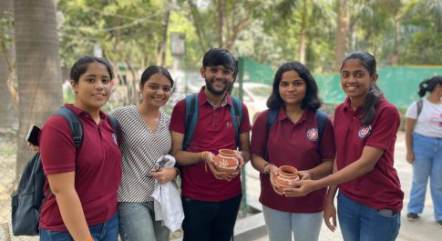 मेरी माटी मेरा देश के अंतर्गत हिन्दू कॉलेज में निकली गई अमृत कलश यात्रा