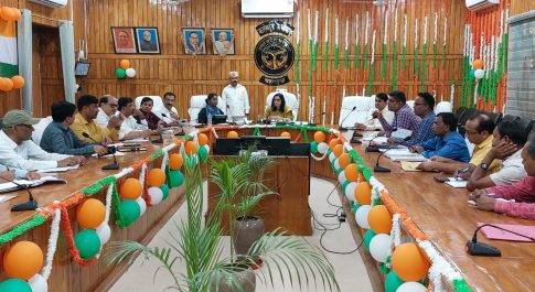नीति आयोग के अधिक वेटेज वाले संकेतांको में सुधार लाकर पुरस्कार प्राप्त करें अधिकारी: डीएम