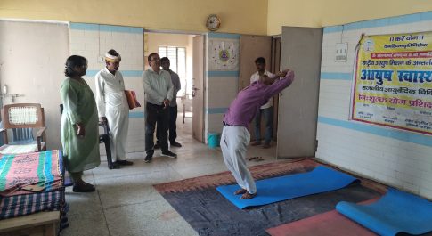 राजकीय जिला आयुर्वेदिक चिकित्सालय का सीडीओ ने किया औचक औचक निरीक्षण