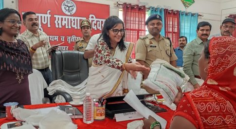 तोरिया का बीज मिनीकिट पाकर किसानों के खिले चहरे