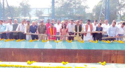 डीएम ने किया पारले चीनी मिल के पेराई सत्र का शुभारम्भ