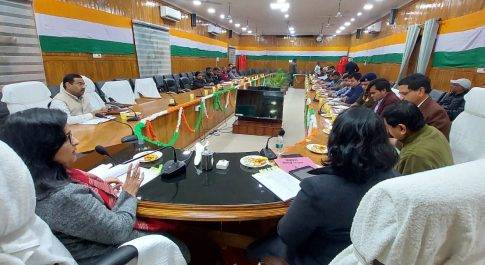 डीएम की अध्यक्षता में सम्पन्न हुई जिला पर्यावरण एवं गंगा संरक्षण समिति की बैठक