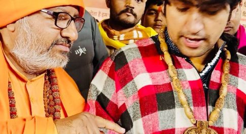 गौ माता को राष्ट्र माता घोषित करने के मामले में बागेश्वर धाम के धीरेंद्र शास्त्री ने किया समर्थन