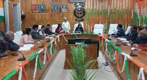 भारत संकल्प यात्रा शिविर के माध्यम से बनाए जाएं गोल्डेन कार्ड: डीएम