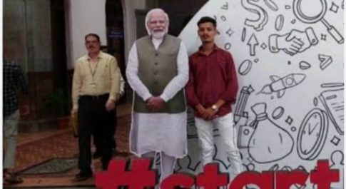सेल्फीमय देश हमारा!