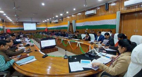डीएम की अध्यक्षता में सम्पन्न हुई जिला आयुष समिति की बैठक