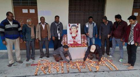 151 दीप प्रज्वलित कर मनाई मां सावित्री बाई फुले की जयंती