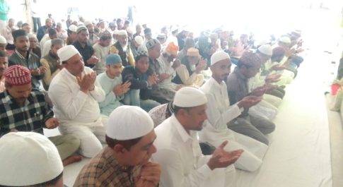 मस्जिदों में अमन चैन की दुआओं के साथ गरीब नवाज की शाने में की तकरीर