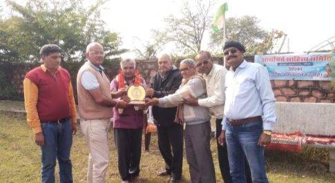 कोटा डेयरी में एमडी पद मिलने पर स्वामी देवकीनंदन का‌ किया अभिनंदन