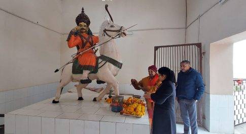 महाराजा सुहेलदेव स्मारक स्थल का डीएम ने किया निरीक्षण