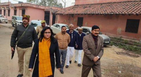 जिला चिकित्सालय व महिला चिकित्सालय के लिए प्रस्तावित स्थल का डीएम ने किया निरीक्षण