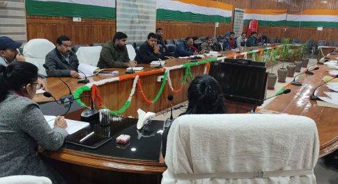 पूर्ण क्षमता के साथ संचालित किये जाएं कौशल विकास प्रशिक्षण केन्द्र: डीएम