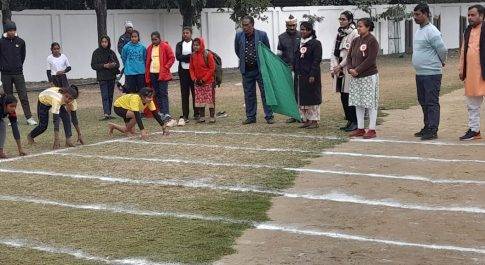 इन्दिरा गांधी स्पोर्ट्स स्टेडियम में आयोजित हुआ जनपद स्तरीय ग्रामीण खेल-कूद प्रतियोगिता