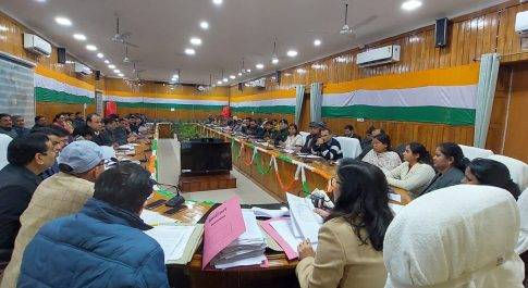 डीएम ने योजनाओं के क्रियान्वयन के प्रगति का जाना हाल