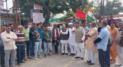 कोटा-जयपुर हाइवे के नांता-बड़गांव में खड़े‌ किए ट्रैक्टर