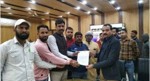नई सरकार बनने के बावजूद नहीं सुधरे हालात