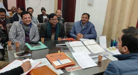 राजनैतिक दलों के प्रतिनिधियों के साथ सम्पन्न हुई बैठक