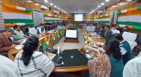 फ्री एण्ड फेयर मतदान सम्पन्न कराने के लिए जिला प्रशासन कटिबद्धः डीएम
