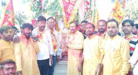 श्री श्याम की झांकी मे गाजेबाजे पर थिरके श्रद्धालु मूर्ति हुआ स्थापित