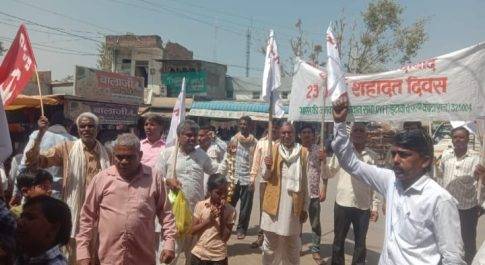 अभिव्यक्ति की आजादी को कुचल रही निरंकुश सत्ता