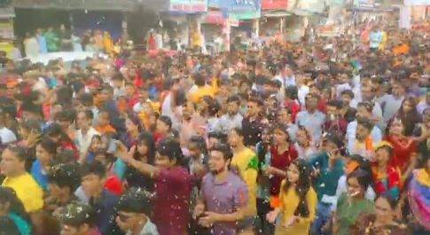 भगवान बांके बिहारी की शोभायात्रा में उमड़े श्रद्धालु