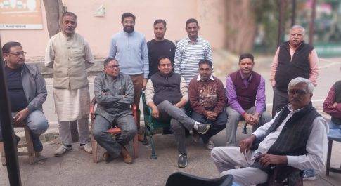 लोकसभा चुनाव मे देशहित को ध्यान में रखते हुए शत-प्रतिशत मतदान करने का संकल्प लें व्यापारी – धनेश सिंघल
