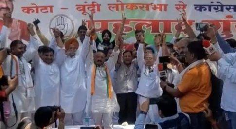 सरकार हमारे खाते सीज कर सकती है वोट नहीं : रंधावा