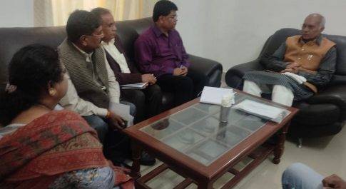 मंत्री धर्मपाल सिंह ने विभागीय अधिकारियों के साथ की समीक्षा बैठक