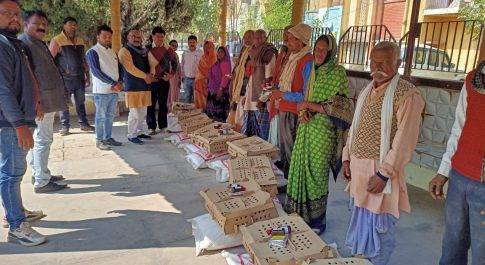 बैकयार्ड पोल्ट्री योजना के लाभार्थियों को सामग्री वितरण कार्य का हुआ शुभारम्भ