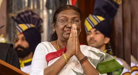 राष्ट्रपति श्रीमती द्रौपदी मुर्मु ने बरहामपुर विश्वविद्यालय के 25वें दीक्षांत समारोह में भाग लिया