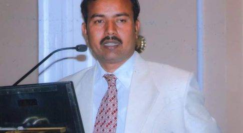 हल्बी भाषा-शास्त्र पर प्रथम पीएचडी डॉ अखिलेश को