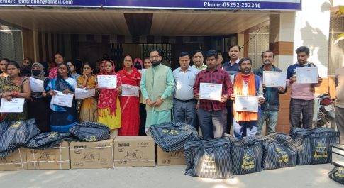 विभिन्न टेड्रों में प्रशिक्षणरत लाभार्थियों को वितरित किया गया टूल किट