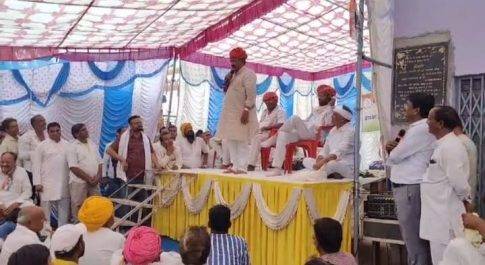 लोकतंत्र में लोग भ्रष्टाचार तो बर्दाश्त कर लेते हैं, अहंकार नहीं